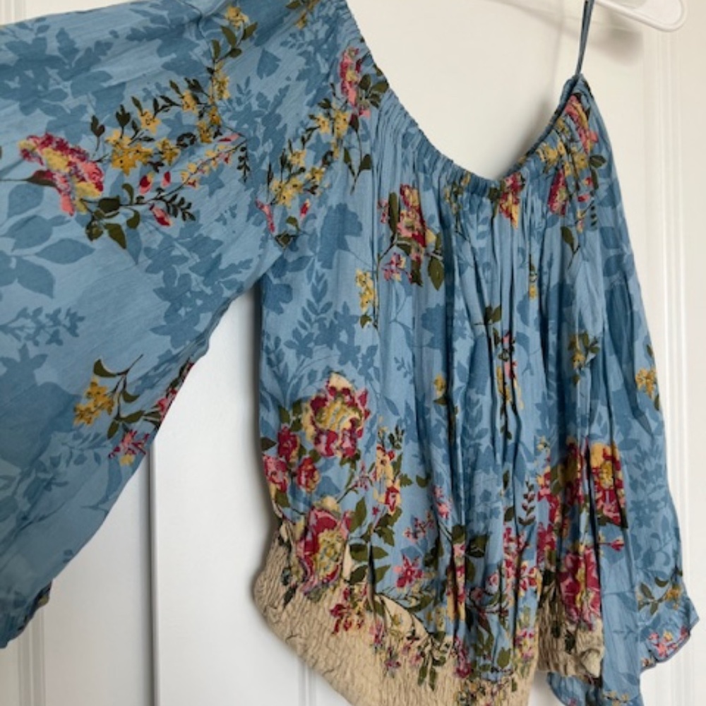 Blue Floral Off-Shoulder Bell Sleeve Top. Size M.